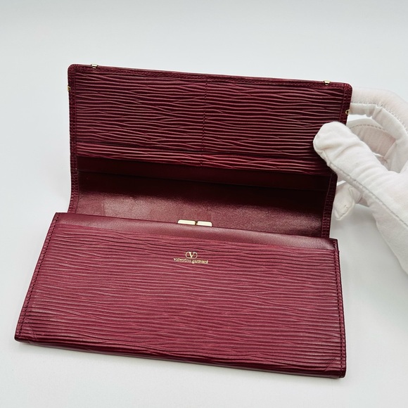 Valentino Garavani Long Epi Leather Wallet - Picture 2 of 9